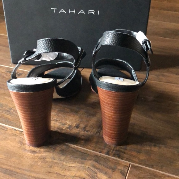 Tahari | Marianne Crossover Sandal - Picture 5 of 8